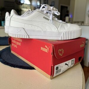 Women’s White Leather Puma size 9